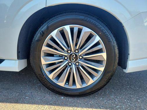 2025 INFINITI QX80 SENSORY AWD