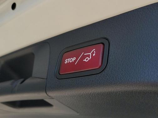 Polar White 2026 Mercedes-Benz GLB 250 Base