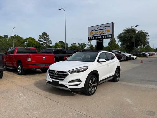 Dazzling White 2018 Hyundai TUCSON Value