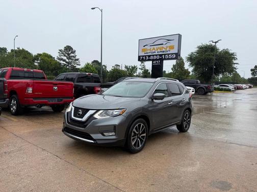 Gray 2019 Nissan Rogue SL