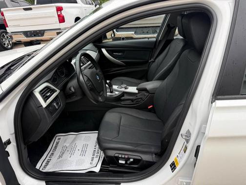 White 2018 BMW 320 i xDrive