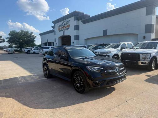 Black 2024 Mercedes-Benz GLC 300 Base
