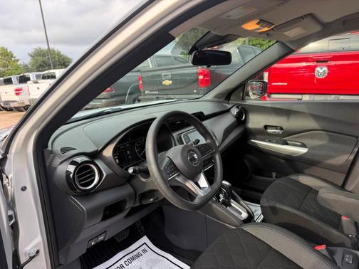Silver 2020 Nissan Kicks SV