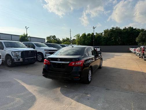 Black 2018 Nissan Sentra SV