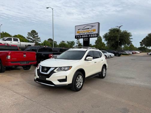 White 2018 Nissan Rogue SV