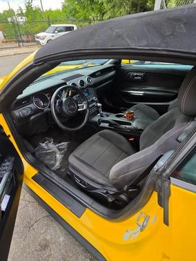 Triple Yellow Tri-Coat 2015 Ford Mustang V6