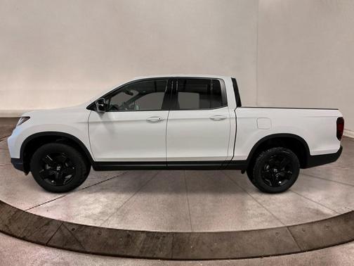 Platinum White Pearl 2026 Honda Ridgeline Black