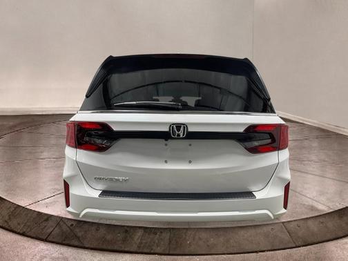 Platinum White Pearl 2026 Honda Odyssey EX-L