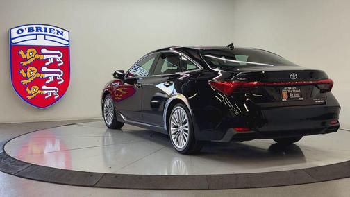 Midnight Black Metallic 2021 Toyota Avalon Hybrid Limited