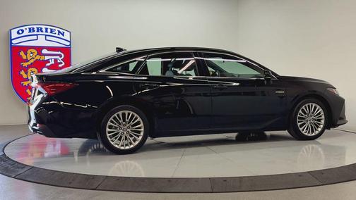 Midnight Black Metallic 2021 Toyota Avalon Hybrid Limited