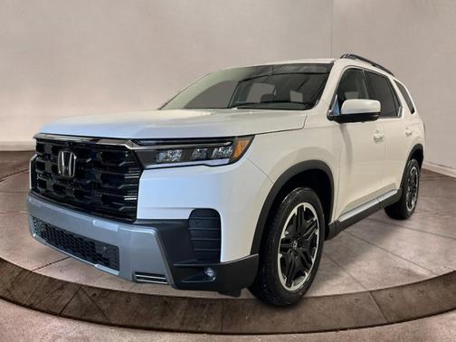 Platinum White Pearl 2026 Honda Pilot Touring 8-Passenger