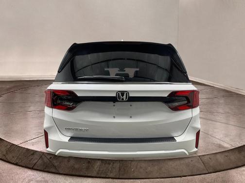 Platinum White Pearl 2026 Honda Odyssey EX-L