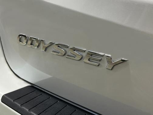 Platinum White Pearl 2026 Honda Odyssey Touring