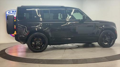 2024 Land Rover Defender 110 P400 X-Dynamic SE