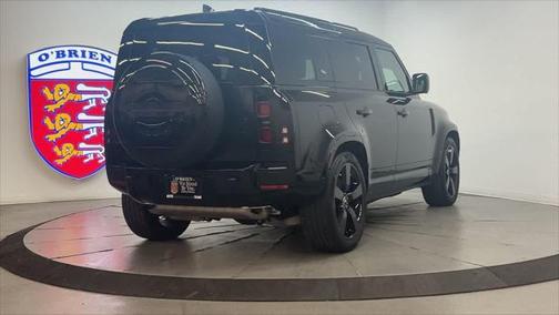 2024 Land Rover Defender 110 P400 X-Dynamic SE