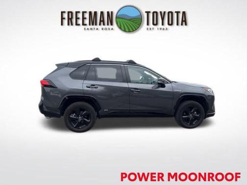 Blizzard Pearl/Midnight Black Metallic 2021 Toyota RAV4 Hybrid SE