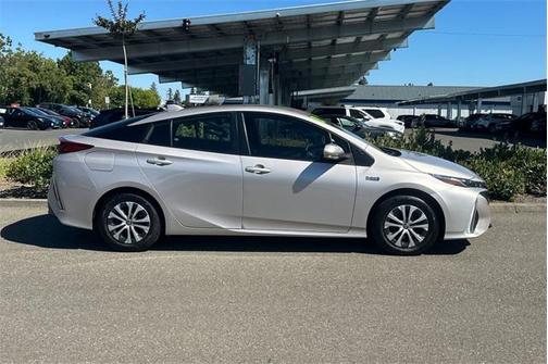 2021 Toyota Prius Prime LE