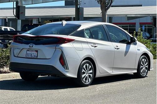 2021 Toyota Prius Prime LE