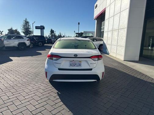2022 Toyota Corolla Hybrid LE