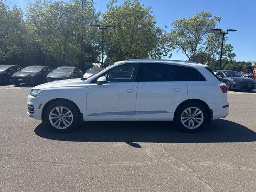Carrara White 2019 Audi Q7 55 Premium Plus