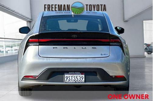 2025 Toyota Prius LE