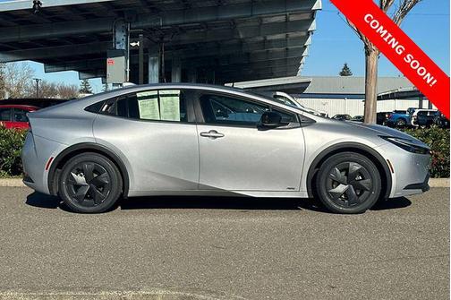 2025 Toyota Prius LE