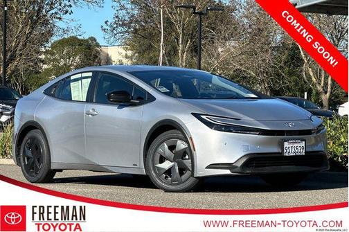 2025 Toyota Prius LE