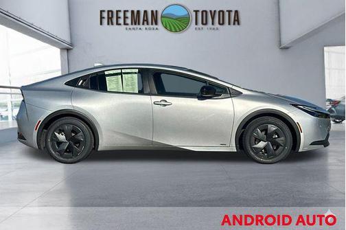 2025 Toyota Prius LE