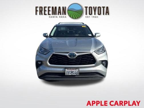 Celestial Silver Metallic 2020 Toyota Highlander Hybrid LE