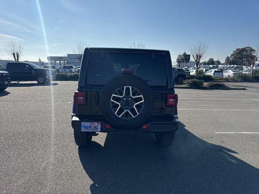 2024 Jeep Wrangler 4-Door Sahara 4x4
