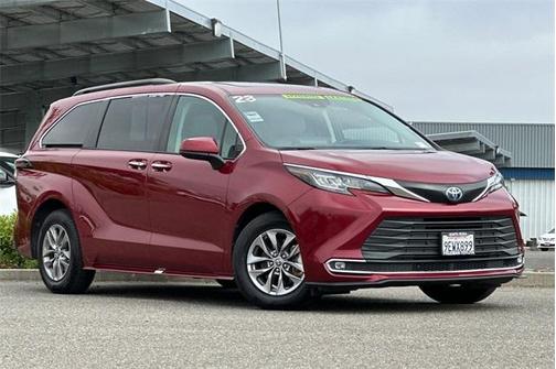 2023 Toyota Sienna XLE