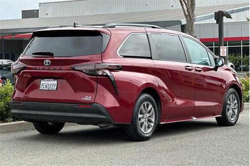 2023 Toyota Sienna XLE