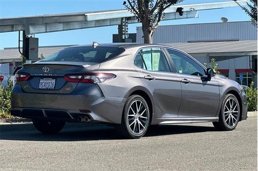 2022 Toyota Camry SE