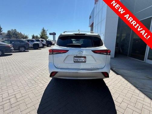 2022 Toyota Highlander Platinum