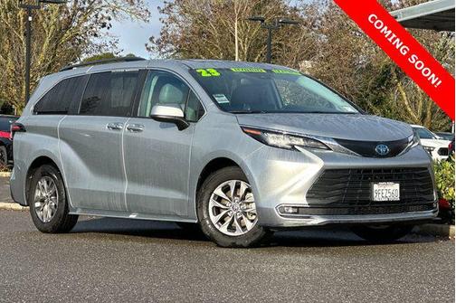 2023 Toyota Sienna XLE
