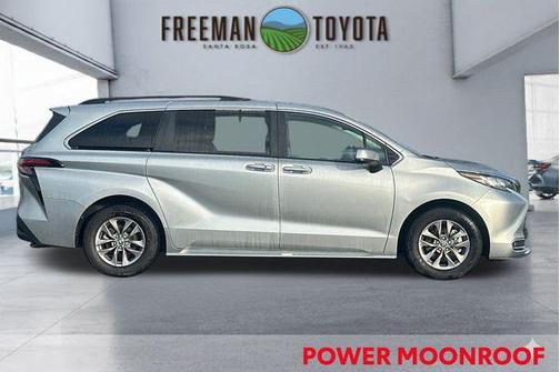 2023 Toyota Sienna XLE