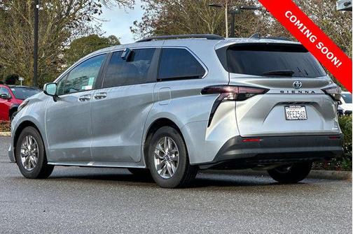 2023 Toyota Sienna XLE