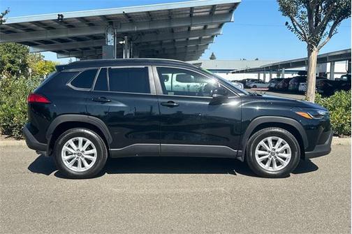 2024 Toyota Corolla Cross LE