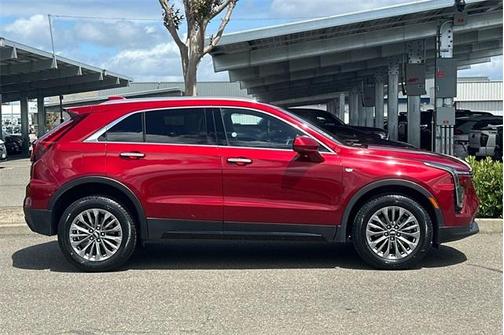 2024 Cadillac XT4 Premium Luxury