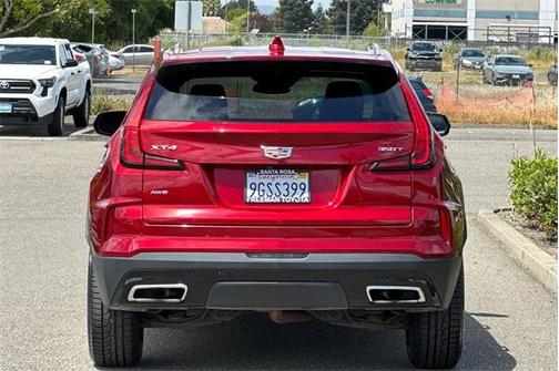2024 Cadillac XT4 Premium Luxury