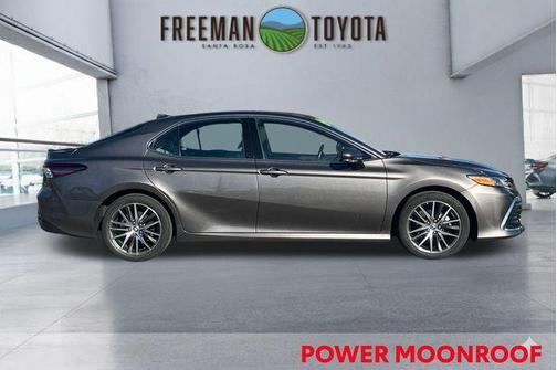 2024 Toyota Camry Hybrid XLE