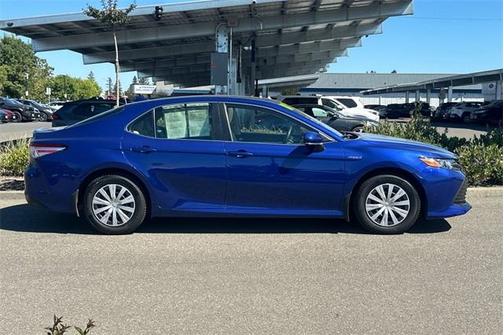 2018 Toyota Camry Hybrid LE
