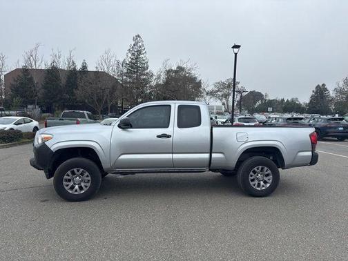 2022 Toyota Tacoma SR