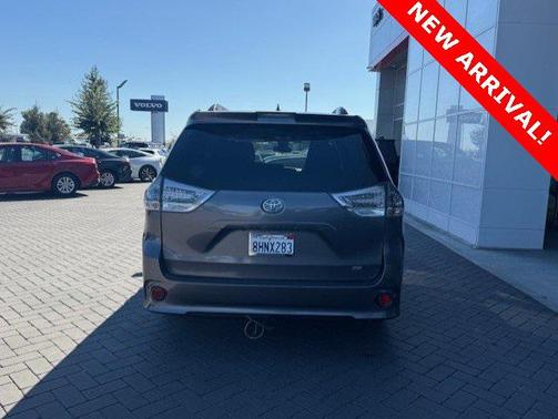 2019 Toyota Sienna SE