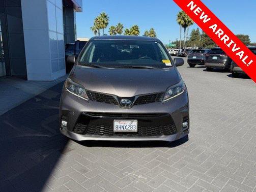 2019 Toyota Sienna SE