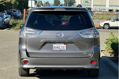 2019 Toyota Sienna SE