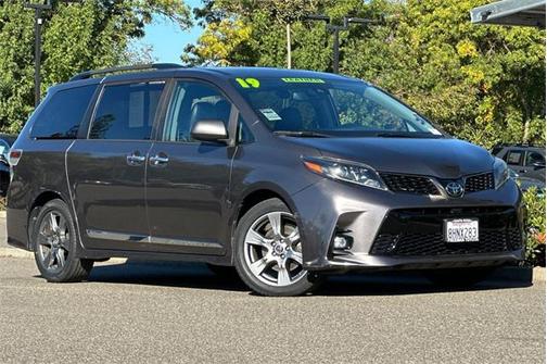 2019 Toyota Sienna SE