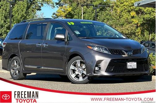 2019 Toyota Sienna SE