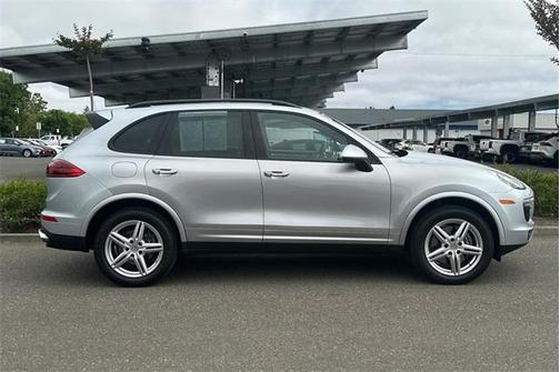 2017 Porsche Cayenne Platinum Edition