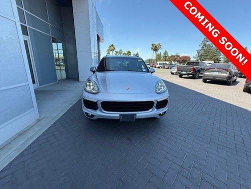 2017 Porsche Cayenne Platinum Edition